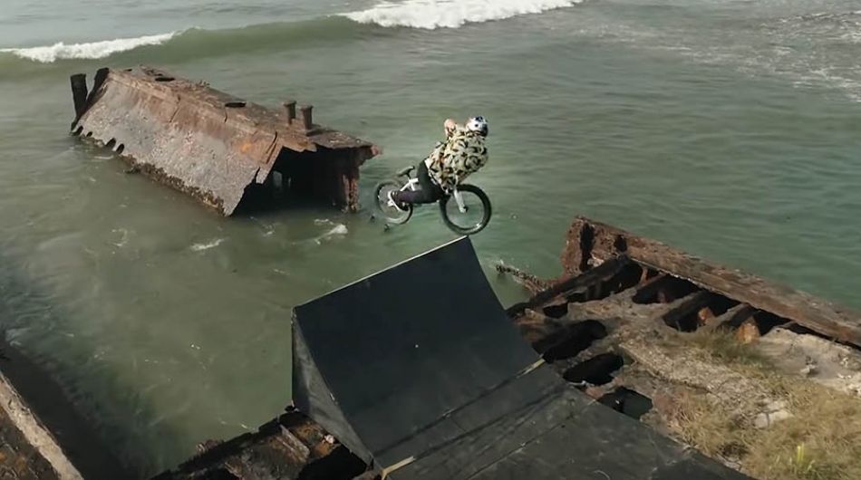 Kenneth Tencio&#039;s Tropical BMX Adventure | De Costa a Costa by Red Bull Bike