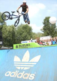 Pascal Guerard huge tailwhip over spine