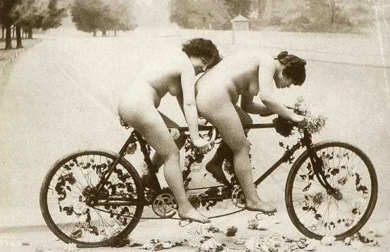Pin*up : 2 ladies on one bike. 21+ Pin Up of the week