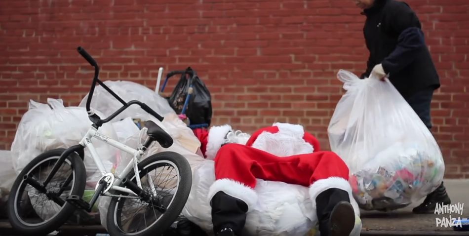 SANTA CLAUS TAKES OVER NYC ON A BMX BIKE!
