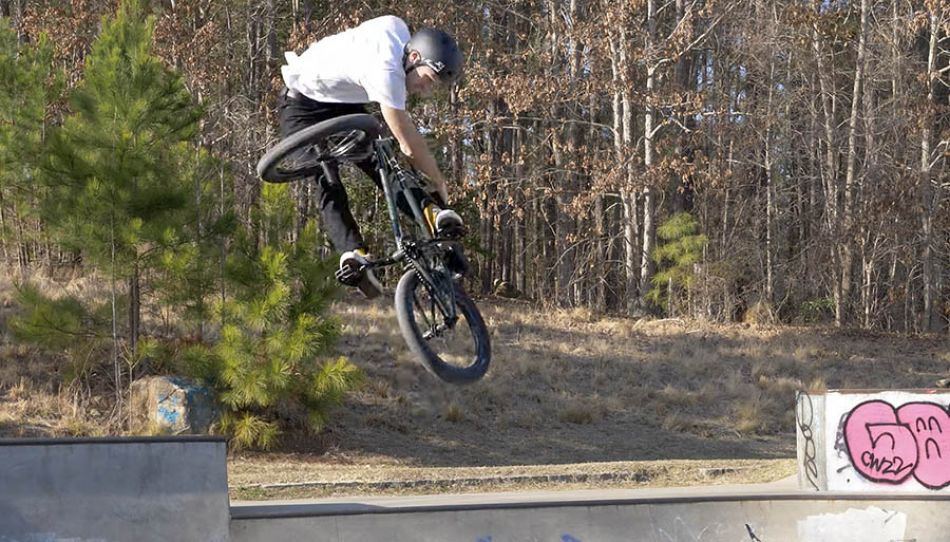 11 Minutes of Ambient BMX Riding - Cross Platform by Dan Foley