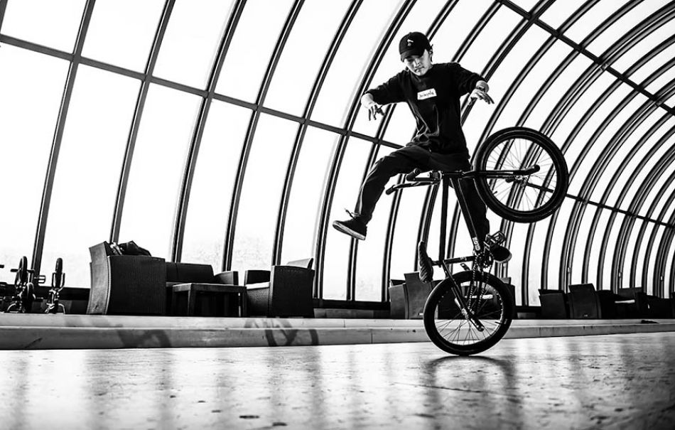 Behind the Shoot: 3 Riders 3 Photos, Flatland BMX Session at Flat