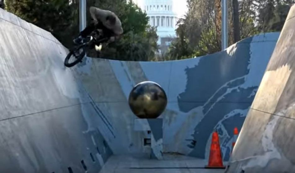 &#039;Argentinian BMX Shredder&#039; - EZEQUIEL HELMREICH - &#039;AIRE LIBRE&#039;