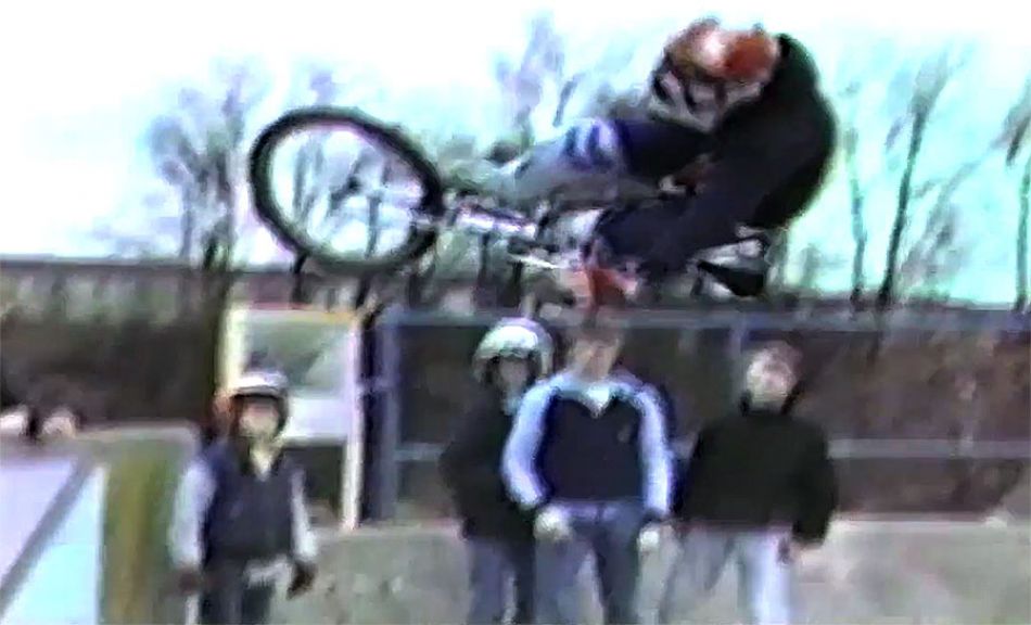 Easter 1987 BMX session at Livingston Skatepark by Frank Finod