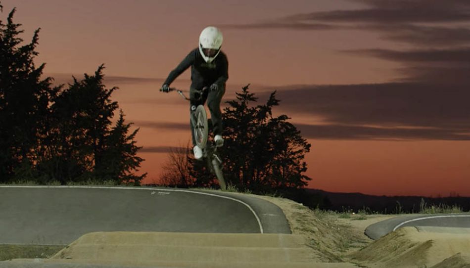 Welcome Laura Smulders - COMMENCAL BMX PROJECT by COMMENCAL